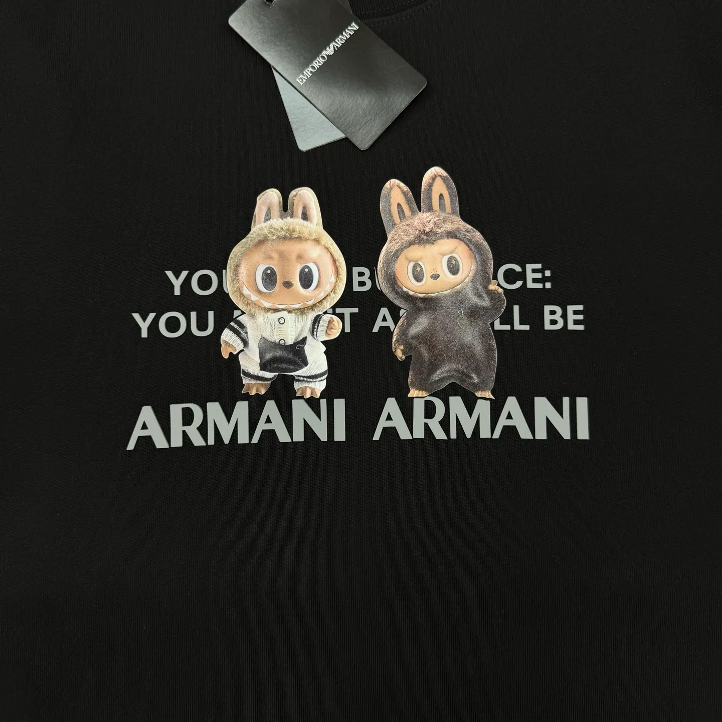 ⚜️LABUBU ‼️ARMANI T . Same Style❤️ ， ， OS ： logo ， ， 。 ！ labubu ～ ：Black.Sizes：S-XXL ❗️（175/145 L）